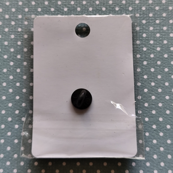 3/$20💗8BitDo Logo Pin - Picture 2 of 3